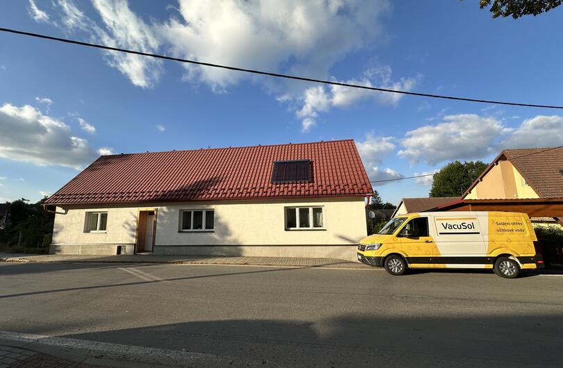 Reference: 3 kolektory pro 300l ohřev  užitkové vody. 