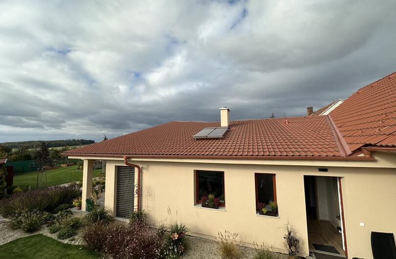 Reference: Příprava teplé vody dvěma termickými kolektory. 