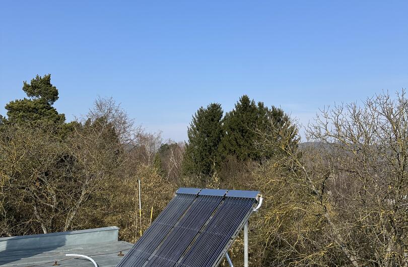 Reference: Solární ohřev 300l pomocí 3 vakuových kolektorů. 