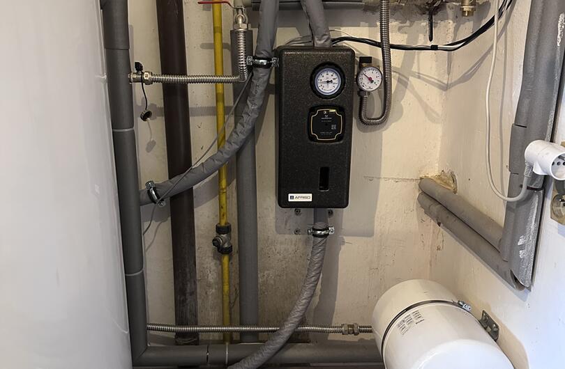 Reference: Solární ohřev 300l pomocí 3 vakuových kolektorů. 