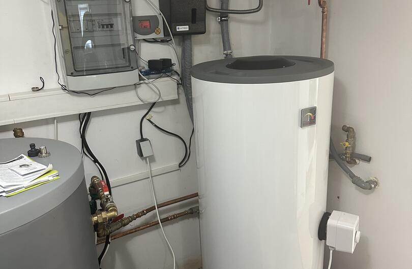 Reference: Termický ohřev vody 200l dvěma vakuovými kolektory. 