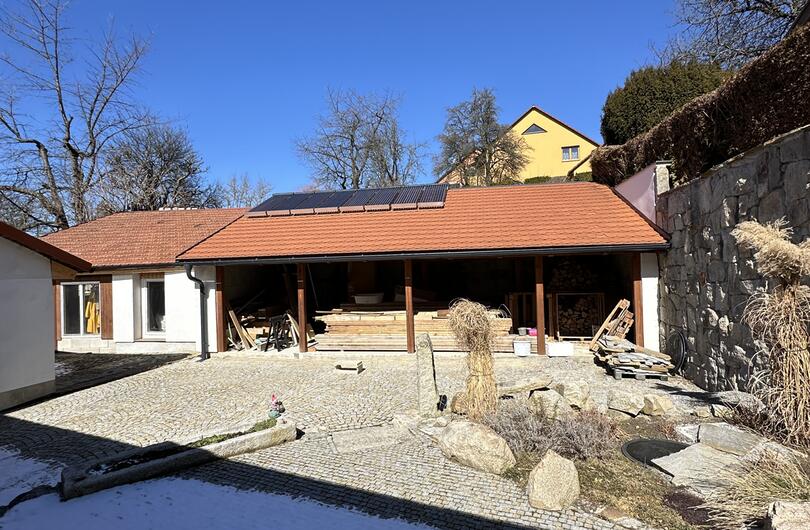 Reference: 8x solární panel pro ohřev teplé vody a přitápění. 