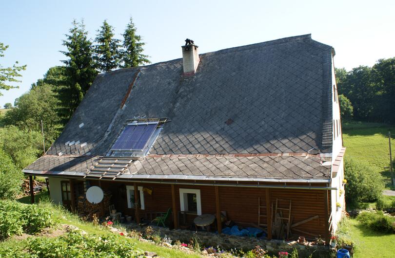 Reference: Systém tří kolektorů na solární ohřev vody na chatě 