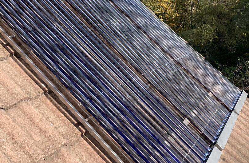 Reference: Solární sestava 3 kolektorů na střeše rodinného domu 