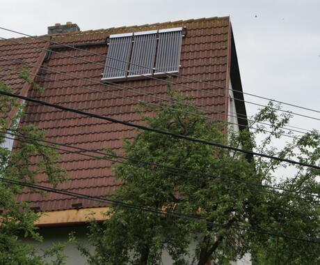 Reference Kolektory na solární ohřev vody sluncem v rodinném domě 