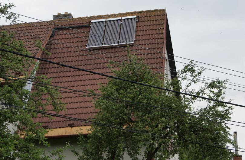 Reference: Kolektory na solární ohřev vody sluncem v rodinném domě 