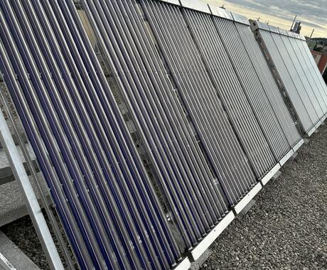Reference Solární panely-kolektory na ohřev TUV pro bytový dům 