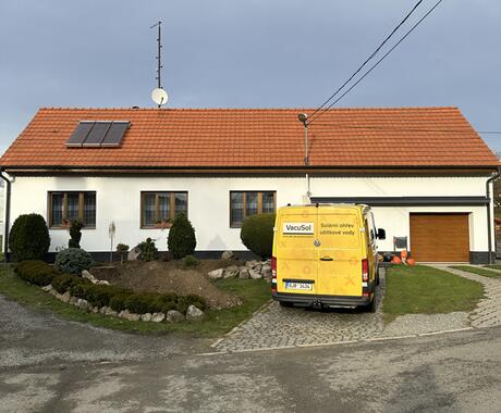 Reference Tři solární kolektory pro ohřev vody v rodinném domě 