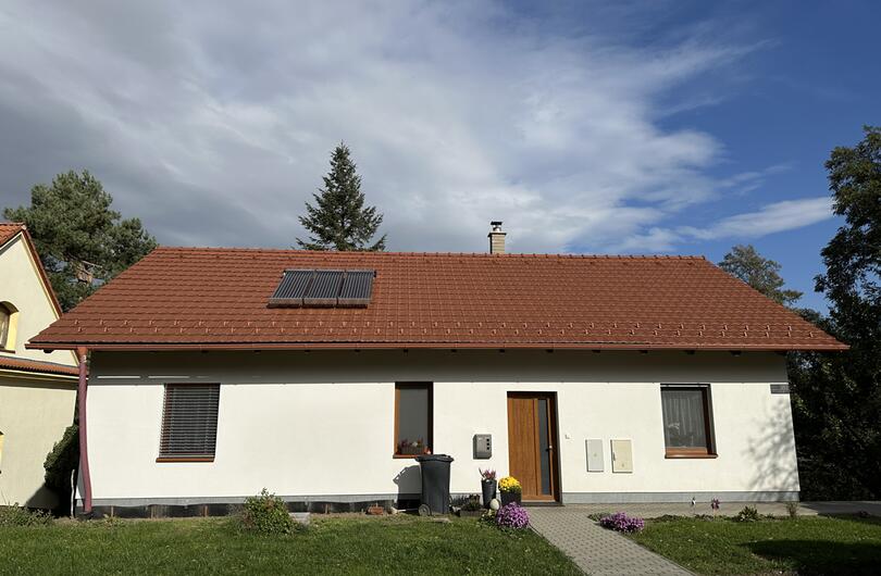 Reference: Sluneční ohřev užitkové vody 250l pro mladou rodinu 