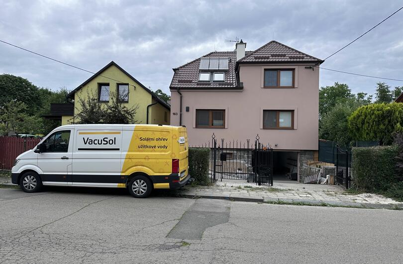 Reference: Tři solární kolektory na ohřev TUV pro rodinný dům v Hranicích 