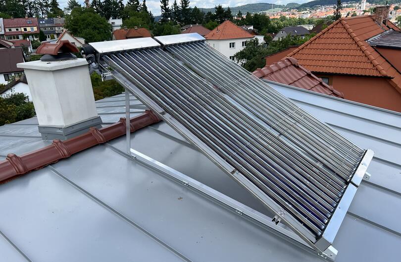 Reference: Ohřev TUV pomocí slunečních kolektorů pro menší píseckou domácnost 