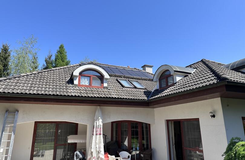 Reference: Výměna nefunkčních kolektorů za spolehlivé řešení pro ohřev vody a přitápění 