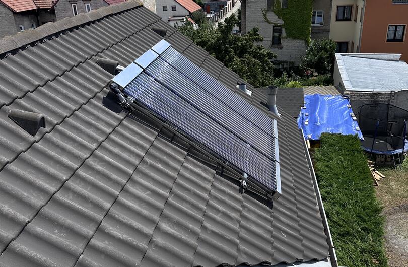 Reference: Sluneční ohřev užitkové vody 3x VS10T a 250l zásobník 